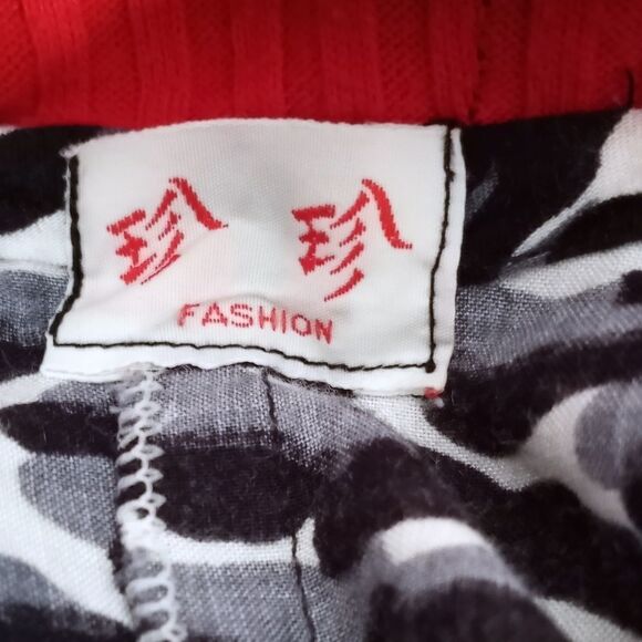 FASHION BLACK & GRAY LEOPARD PRINT JACKET W RED TURTLENECK DICKI EUC - Picture 5 of 5